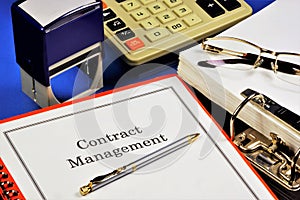 Contract management-the prospect of financial profit, a successful strategy of the office. On the desktop of the expert Advisor, a