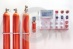 Control and monitoring device in fire alarm and automatic fire extinguishing systems