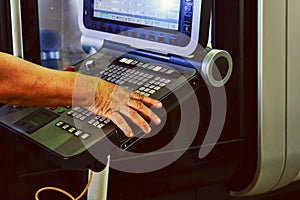 The control panel of the program of work on the control panel of the precision CNC machining center, the processing of the manufac