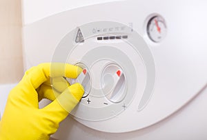 Controlling temperature in gas boiler