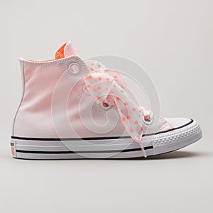 Converse Chuck Taylor All Star Big Eyelets High white and crimson sneaker