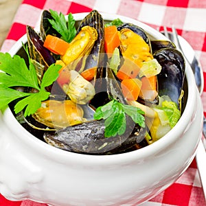 Cooked mussels