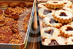 Tin cans with Christmas biscuits