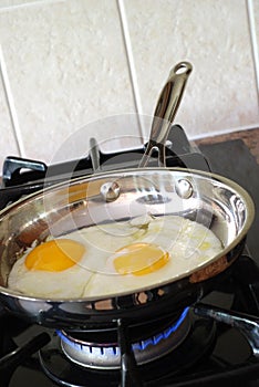 Cooking eggs