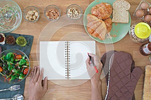 Cooking and holding pen and spiral notepad