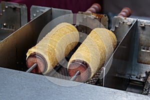 Cooking Kurtos Kalacs: Traditional Hungarian Dessert