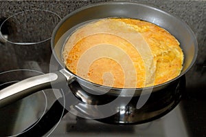 Cooking a nice runny omelet