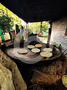 Cooking in the salvadoran countryside