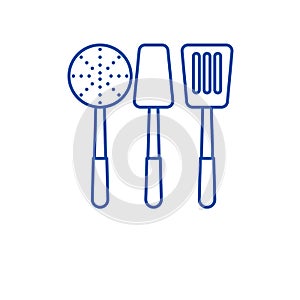 Cooking tableware line icon concept. Cooking tableware flat  vector symbol, sign, outline illustration.