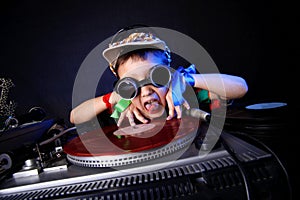 Cool kid DJ