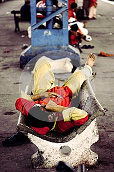 Coolie labour sleeping at Karachi Cantt Station