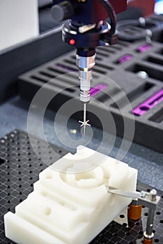 Coordinate measuring machine