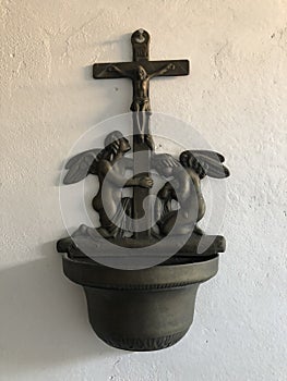 Copper brass chalice for holy water - Wijwater muurhanger