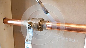 copper pipe soldering process with tin by specialized technicians