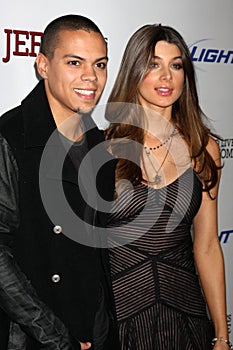 Cora Skinner, Evan Ross