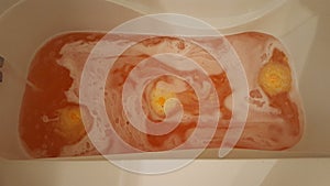 Coral / orange bathbomb