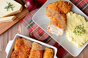 Cordon bleu with mashed potatoes