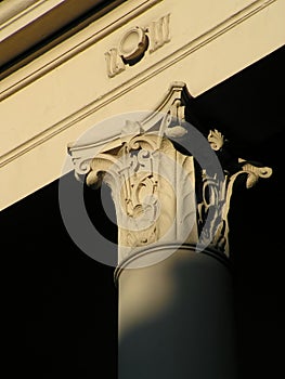 Corinthian column