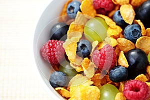 Corn flakes with fruits