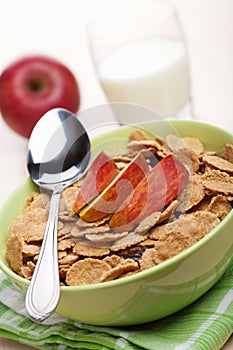 Cornflakes with apple