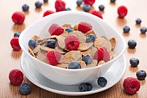 Cornflakes with fresh berries