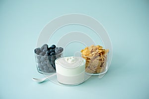 cornflakes with greek yogurt milk and berries