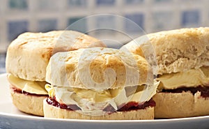 Cornisb clotted cream & jam scones