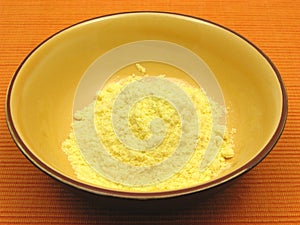 Cornmeal in a bowl of ceramic