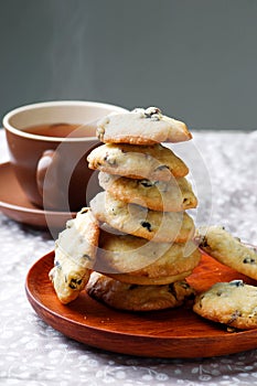 Cornmeal chocolate chunk cookies raisins