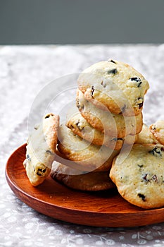 Cornmeal chocolate chunk cookies raisins