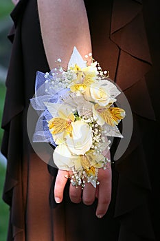 Corsage Vertical View