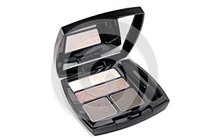 Cosmetic eye shadow