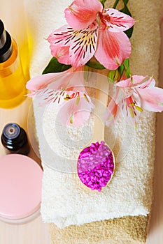 Cosmetic moisturizing cream towels and flower
