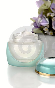 Cosmetics cream