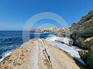 Costa Baleal mar azul photo