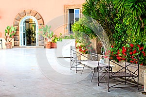 Cosy outdoor cafe in Positano