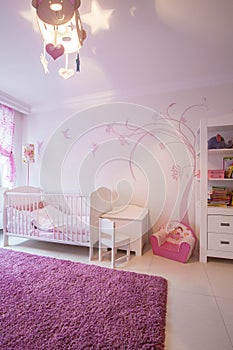 Cosy pink white child room