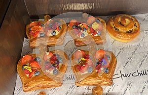 Cotai Macau Londoner Hotel Churchill`s Restaurant Bakery Fresh Pastry Royal King`s Crown Bread Strawberry Blueberry Cream Puff