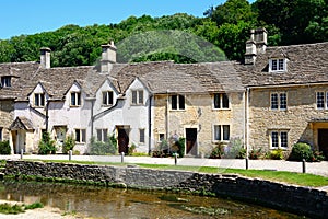 Cottages alongside the river, Castle Comble.