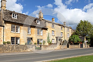 Cottages in Cotswolds village of Chipping Campden photo