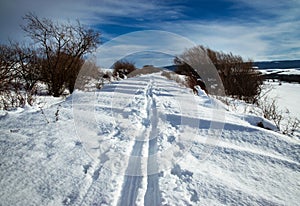 Venkovská lyžařská stezka po krajině