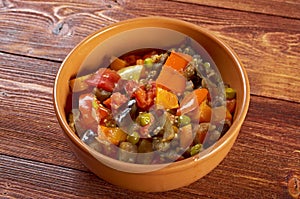 Country stew - gyuvech.