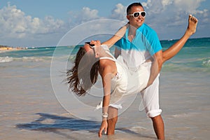 Couple in Caribbean vacation