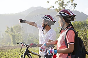 Couple cyclist