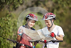 Couple cyclist