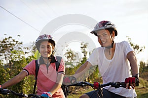 Couple cyclist