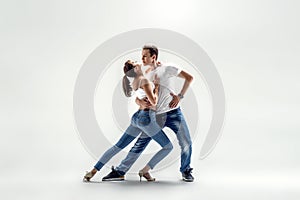 Couple dancing social danse