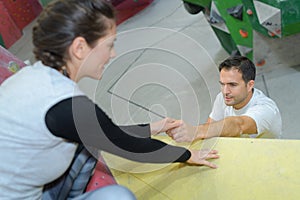 couple doing climbing exercises