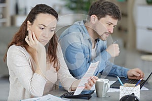 couple having financial problems