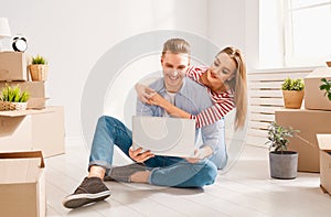 Couple moving to new apartment